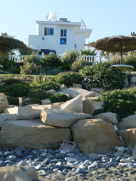 Zygi Beachfront Villa Exterior foto